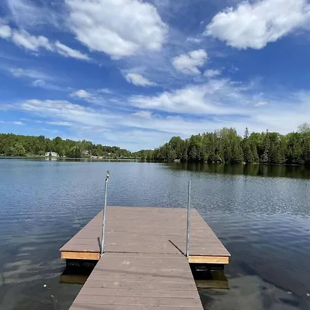 Joy'S Chalet - Hottub, Lake, & Cottage Val-des-Bois Exterior photo