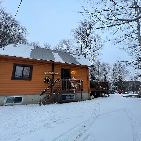 Joy'S Chalet - Hottub, Lake, & Cottage Val-des-Bois Exterior photo