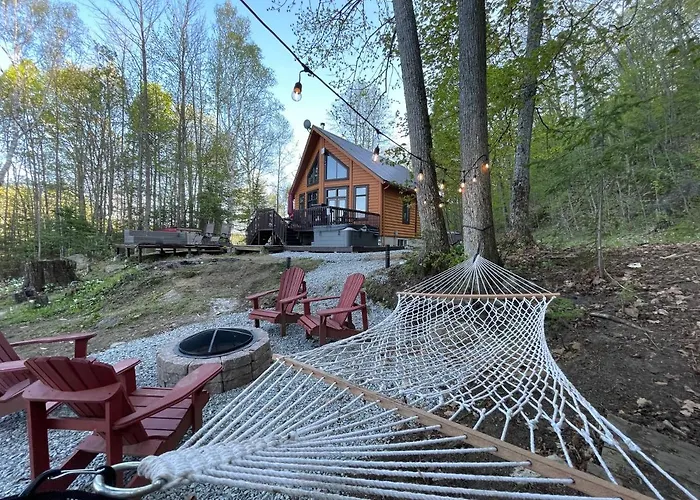 Joy\'S Chalet - Hottub, Lake, & Cottage