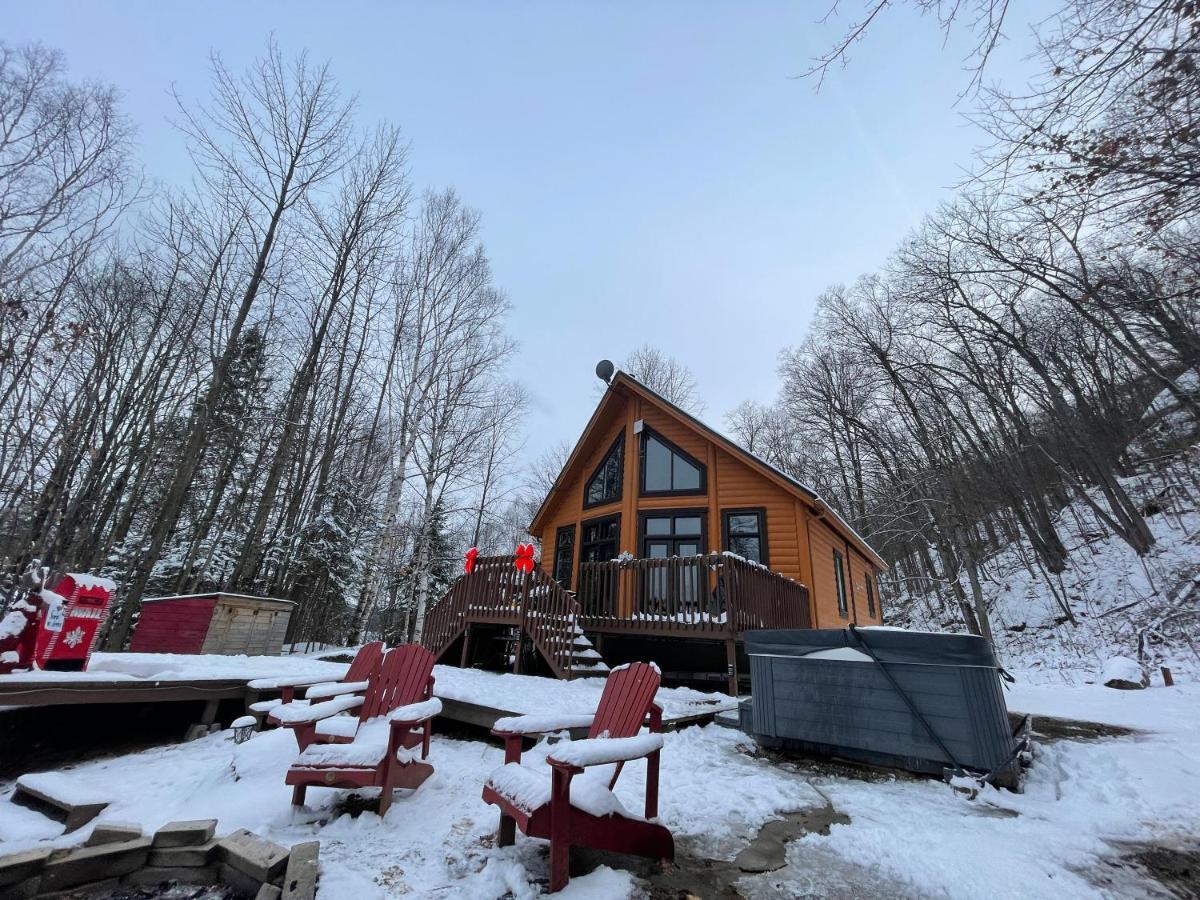 Joy's - Hottub, Lake, & Chalet Val-des-Bois