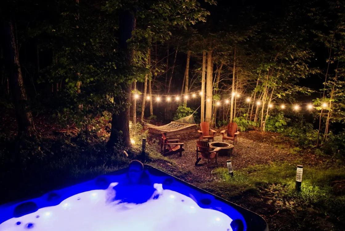 Joy's - Hottub, Lake, & Val-des-Bois