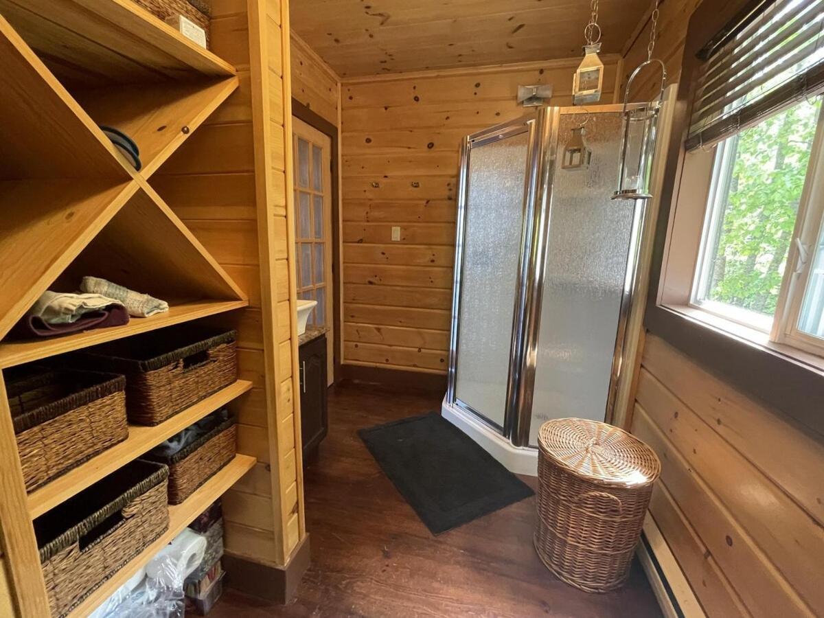 Chalet Joy's - Hottub, Lake, &