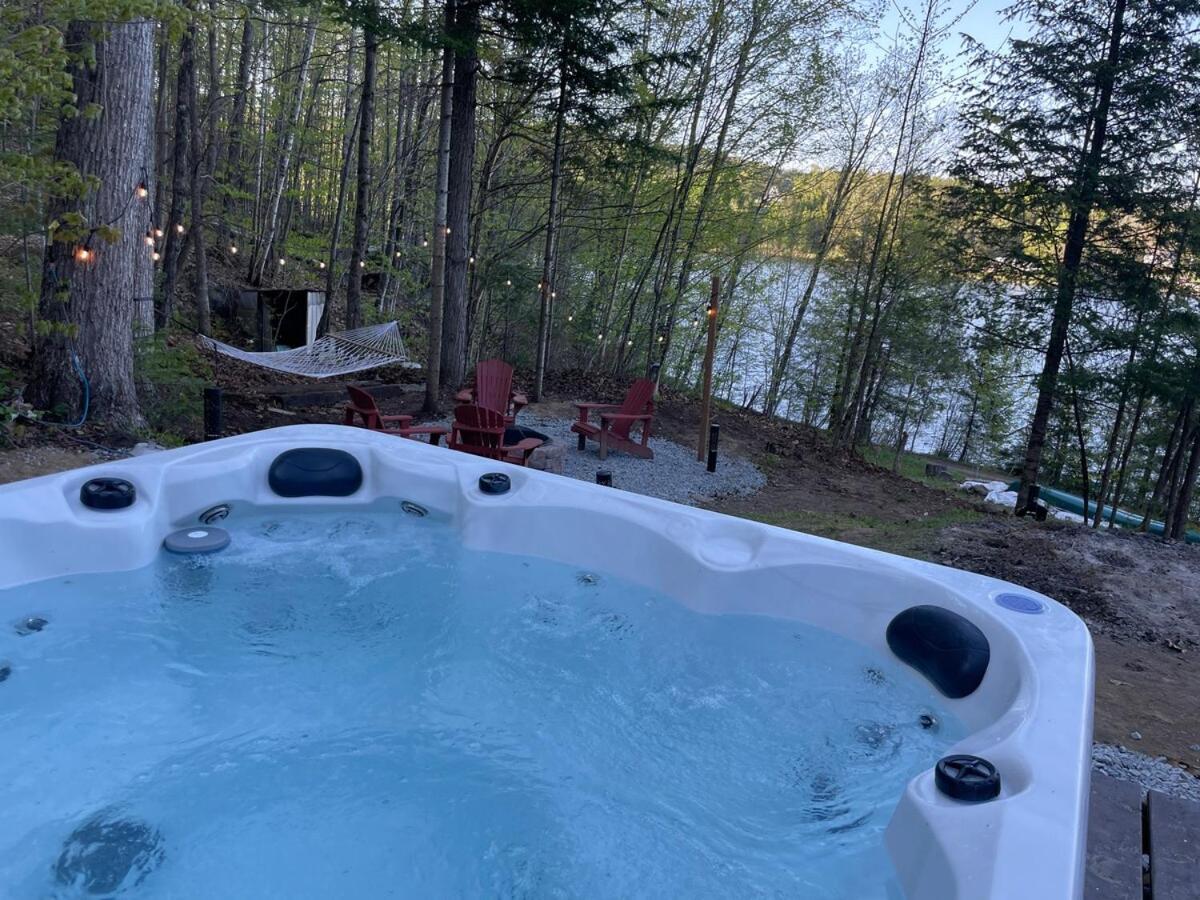 Joy's - Hottub, Lake, & Chalet *